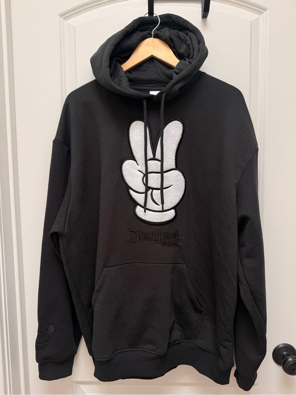 Disney Mickey Peace Sign Glove Hoodie Sweatshirt Size XL